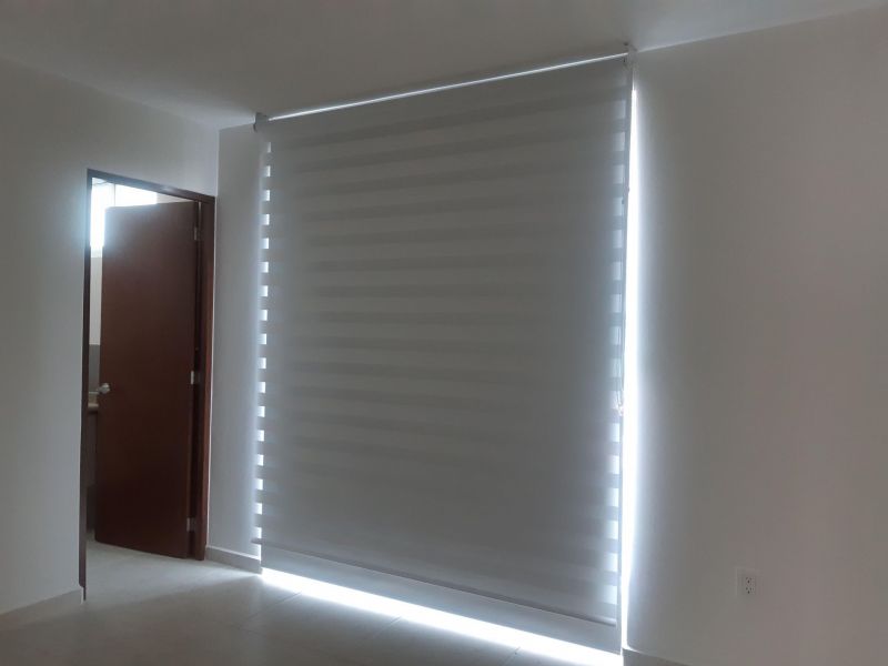 {"esp":"Cortinas Black out","ing":""}