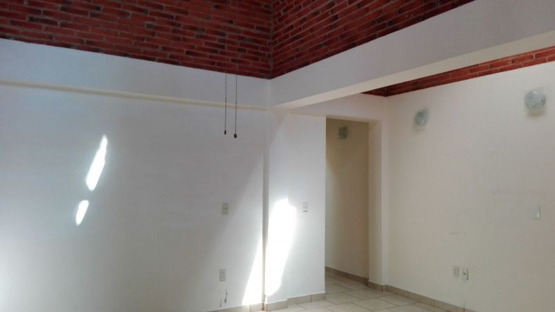 {"esp":"Recamara principal con ba\u00f1o y vestidor","ing":""}