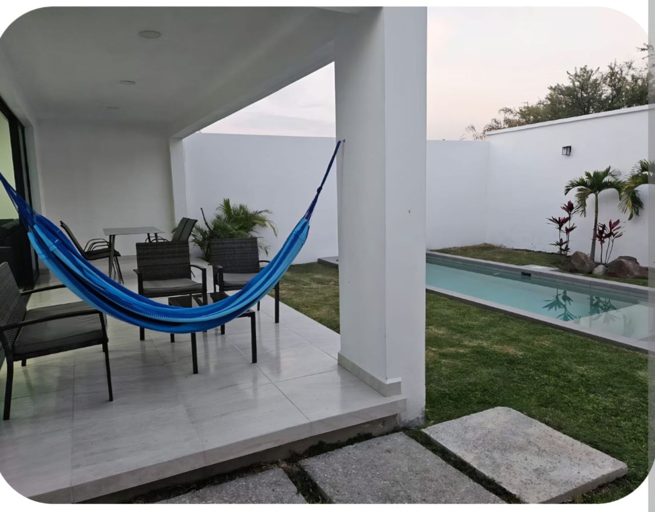 {"esp":"Terraza con Asador portatil para su comodidad","ing":""}