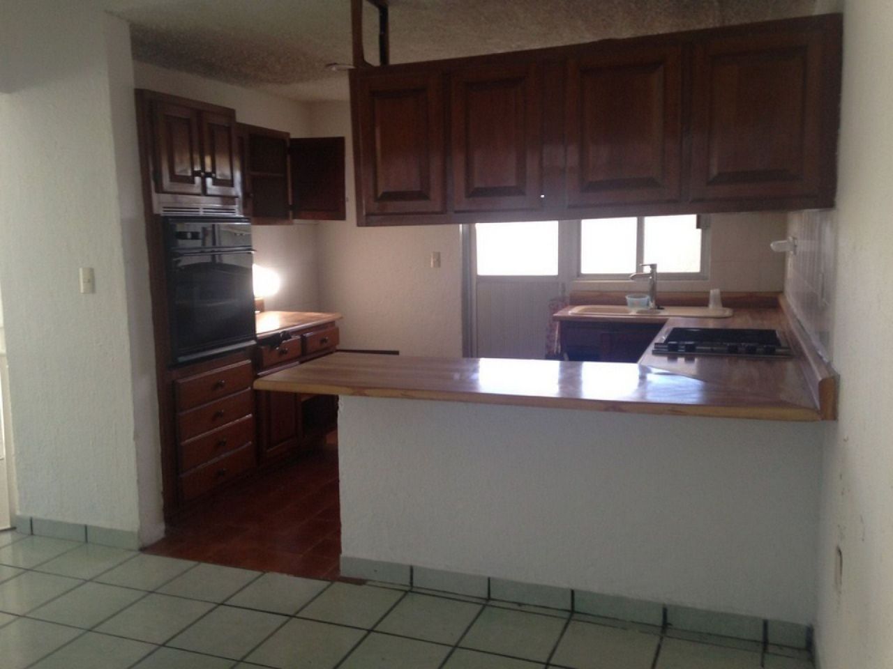 {"esp":"Cocina equipada","ing":""}