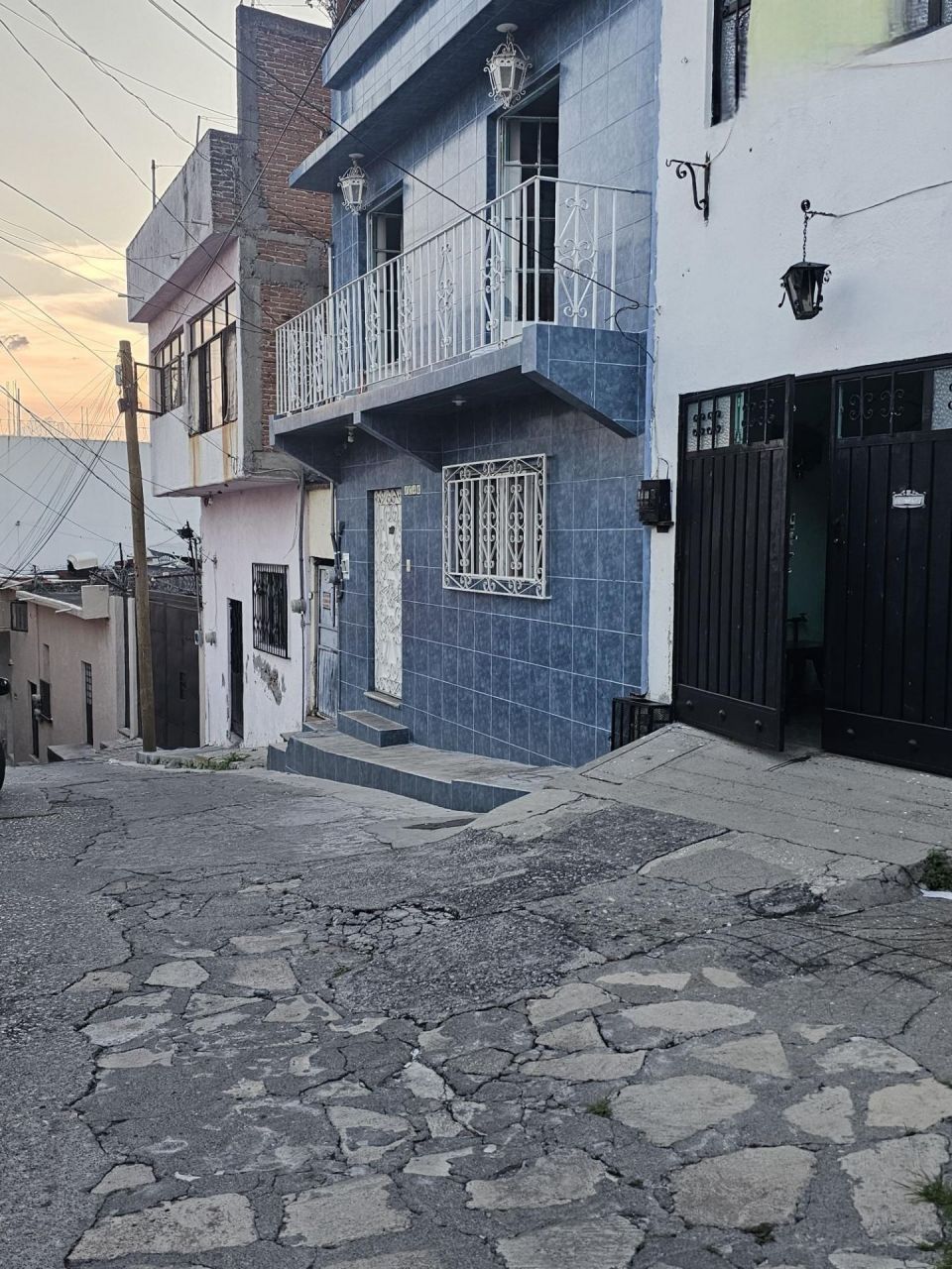 {"esp":"Calle","ing":""}