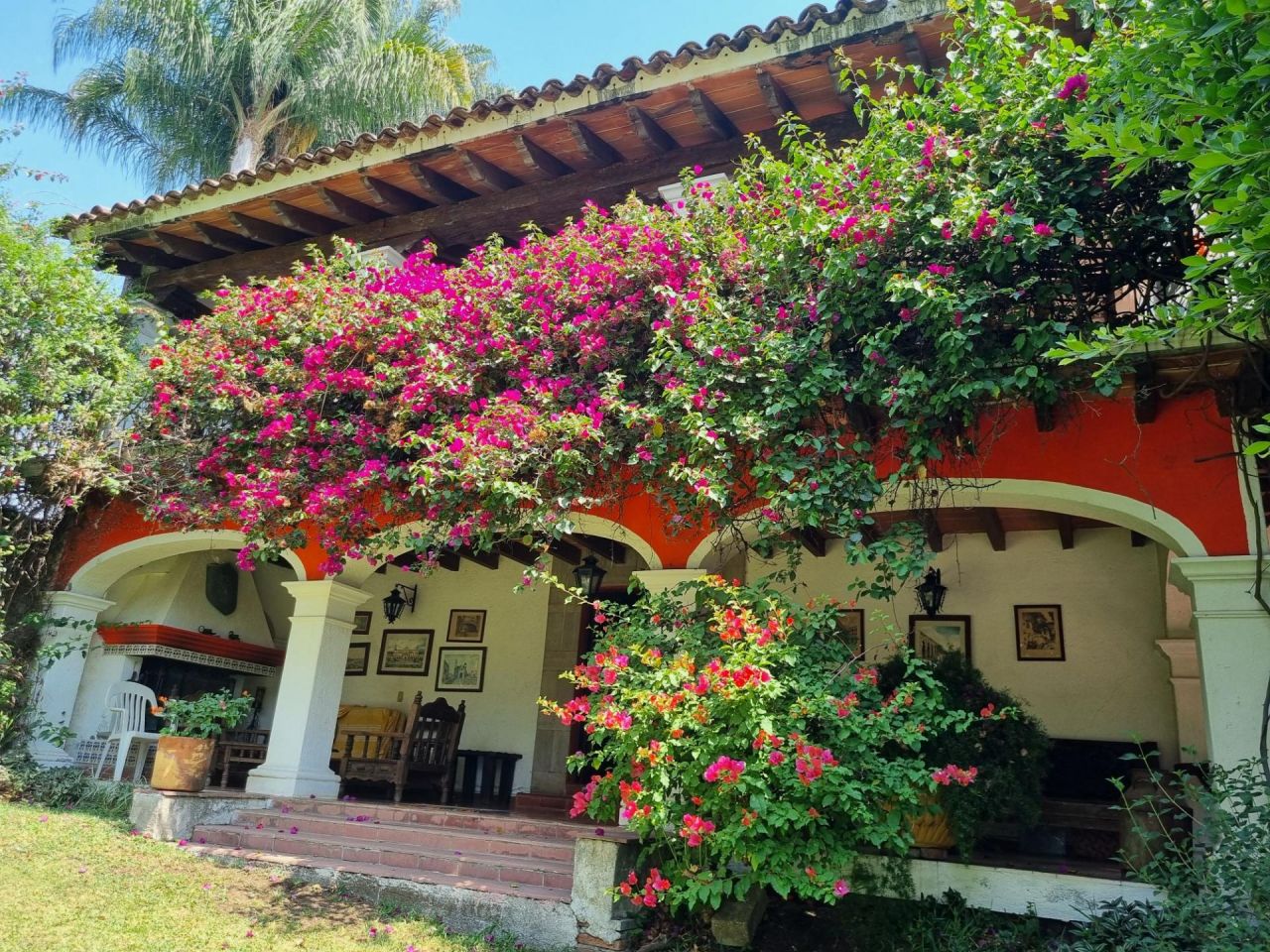 {"esp":"bungalo independiente","ing":""}