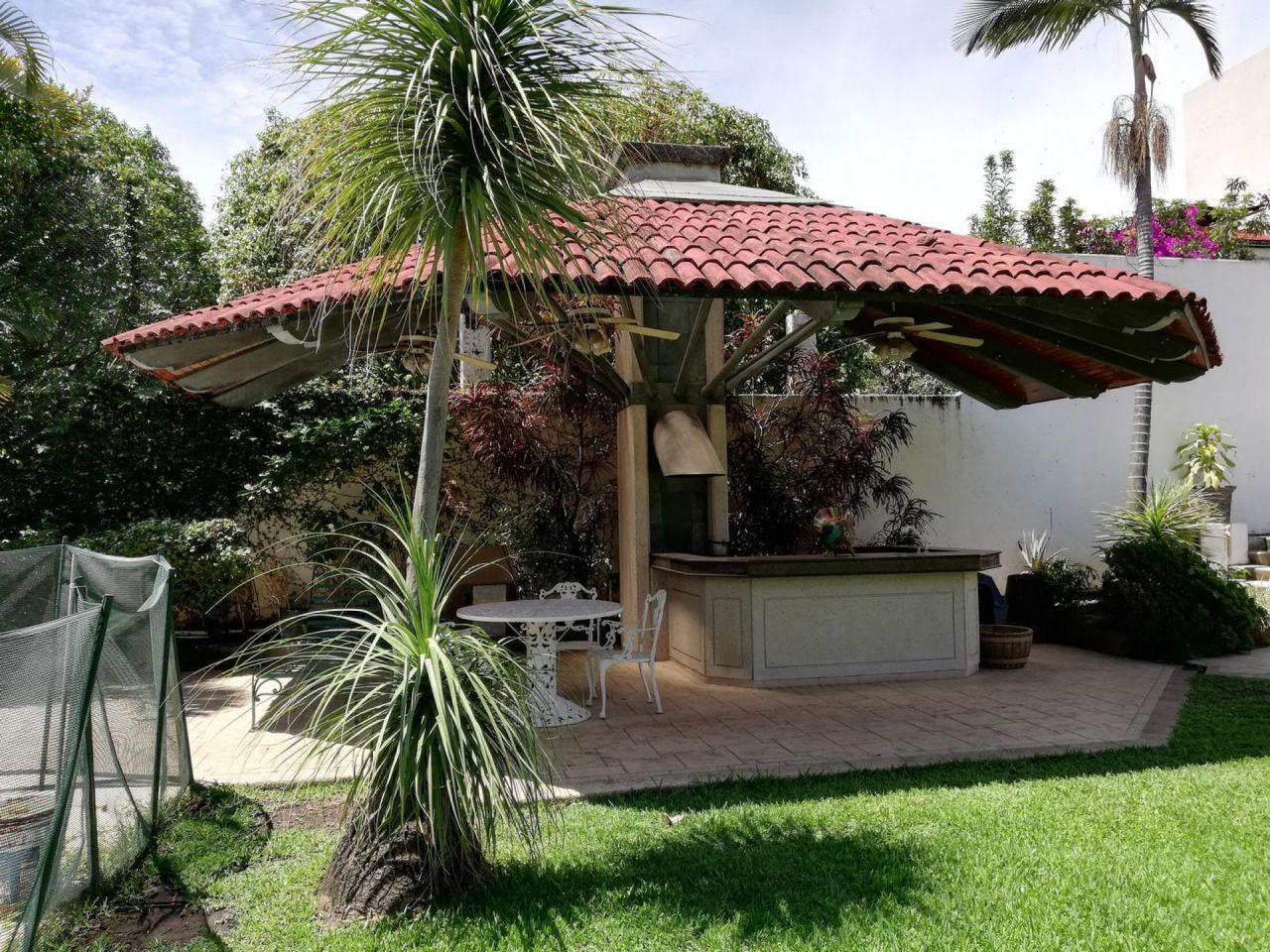 {"esp":"Palapa con asador","ing":""}