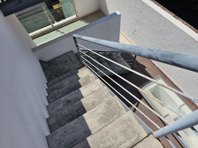 {