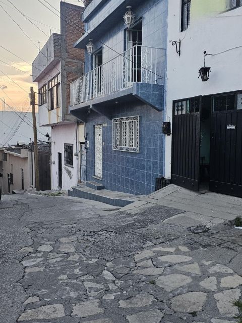 {