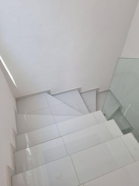 {