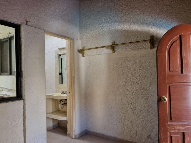 {