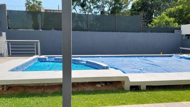 {