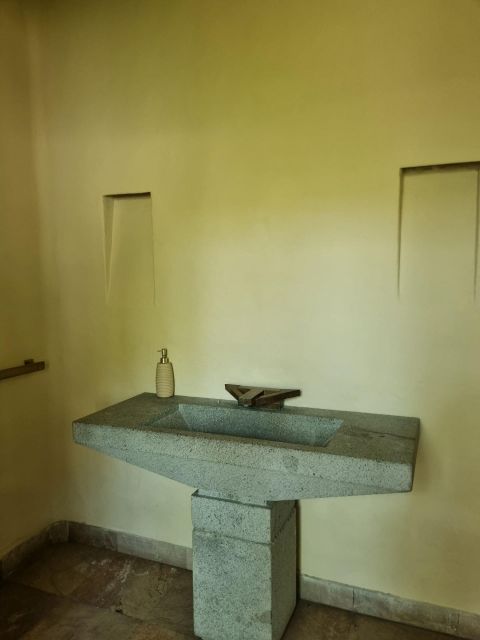 {