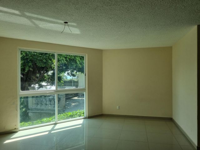 {